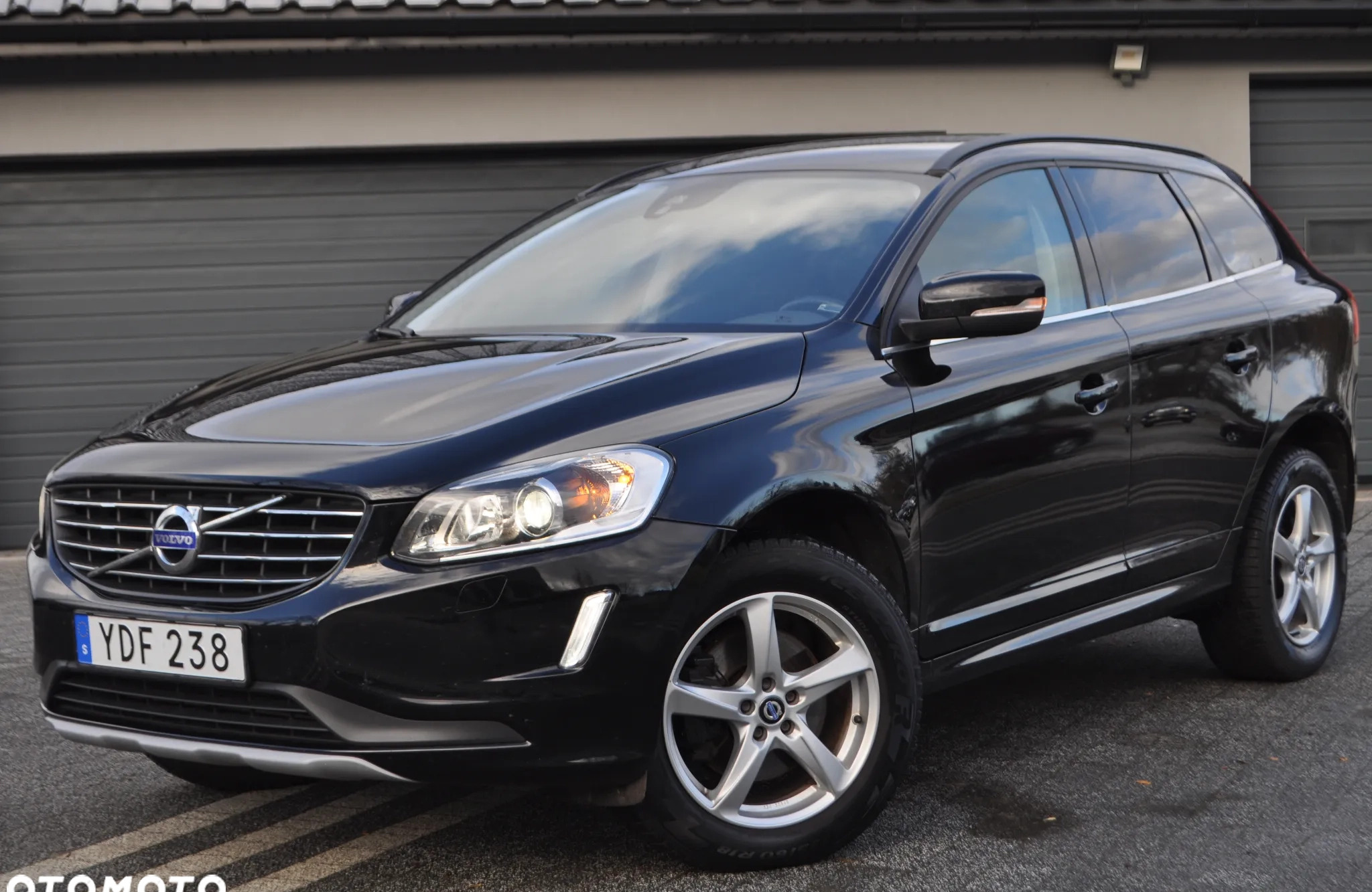 Volvo XC 60 cena 82999 przebieg: 125000, rok produkcji 2016 z Legnica małe 781